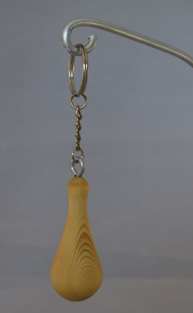 Druppel sleutelhanger - vuren
